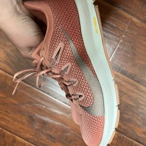 Nike Womens Running Quest 2